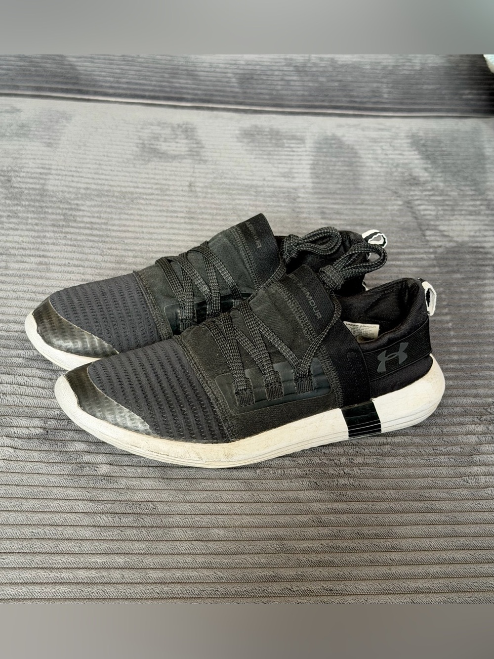 Under Armour Black Youth Slip-On Athletic Sneakers Shoes size kid 7 child